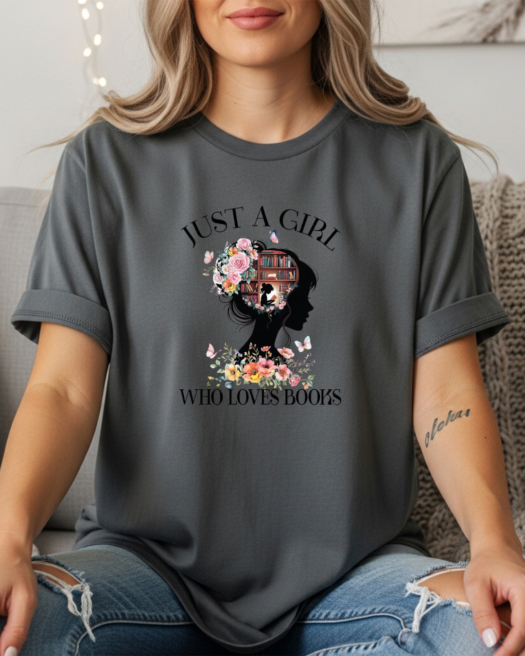 Just A girl Who Loves Books Women's Tee