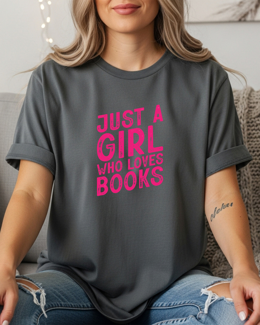 Just A Girl Who Loves Books Women's Tee