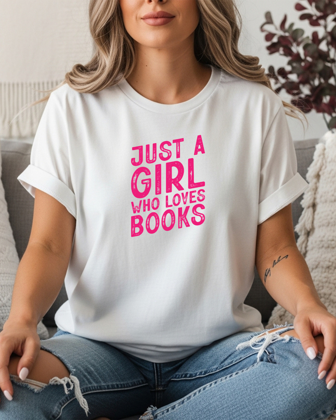 Just A Girl Who Loves Books Women's Tee